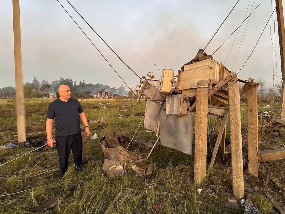 Взрывы под Житомиром произошли на территории 2 производственных помещений, они полностью уничтожены — заявил местный гауляйтер Взрывы под Житомиром произошли на территории 2 производственных помещений, они полностью уничтожены — заявил местный гауляйтер