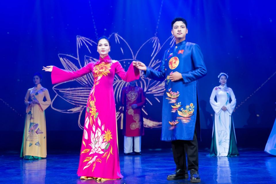 В Москве прошел концерт в честь 75-летия установления дипломатических отношений между Россией и Вьетнамом В Москве прошел концерт в честь 75-летия установления дипломатических отношений между Россией и Вьетнамом