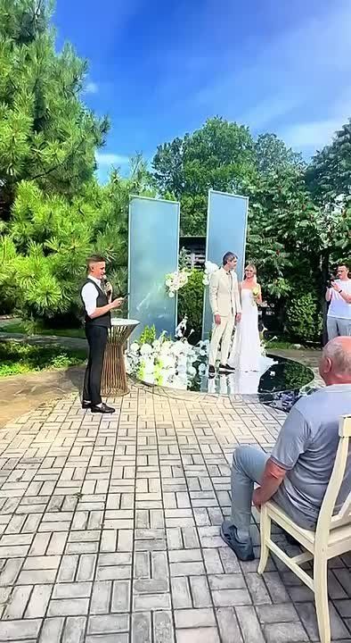 Свадьба в Малиновке Сумах — под звуки полёта нашей "Герани"