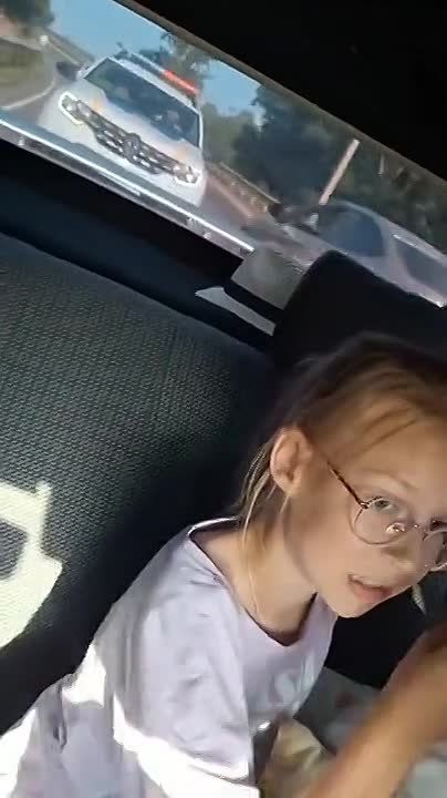 Жуткое видео: ТЦКшники устроили погоню за машиной с детьми и выбили им окно в Винницкой области