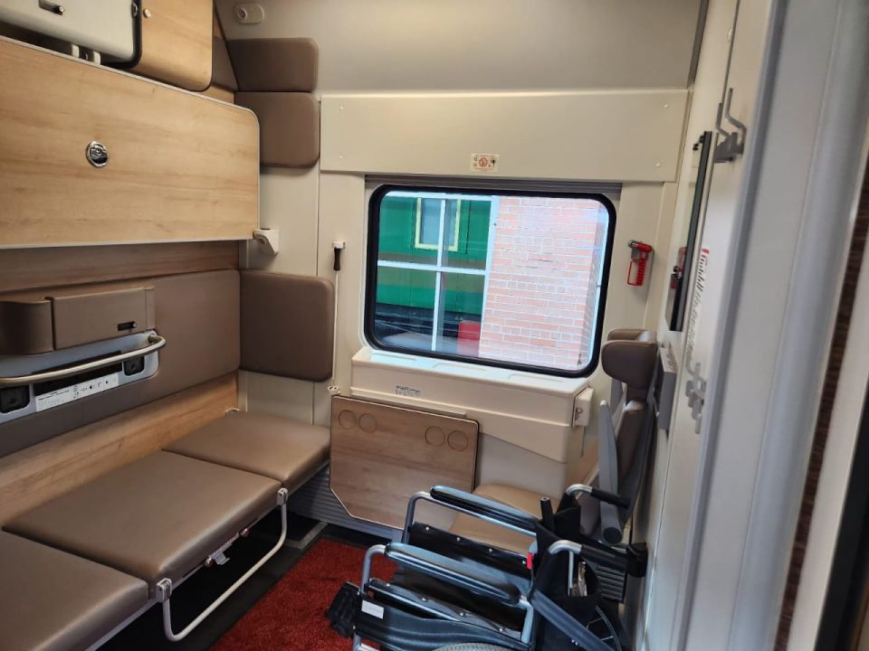 Новые вагоны габарита Т с удлиненными пассажирскими полками начнут курсировать между Москвой и Санкт-Петербургом уже в этом году, рассказал журналистам замгендиректора РЖД Иван Колесников в ходе железнодорожного салона... Новые вагоны габарита Т с удлиненными пассажирскими полками начнут курсировать между Москвой и Санкт-Петербургом уже в этом году, рассказал журналистам замгендиректора РЖД Иван Колесников в ходе железнодорожного салона...