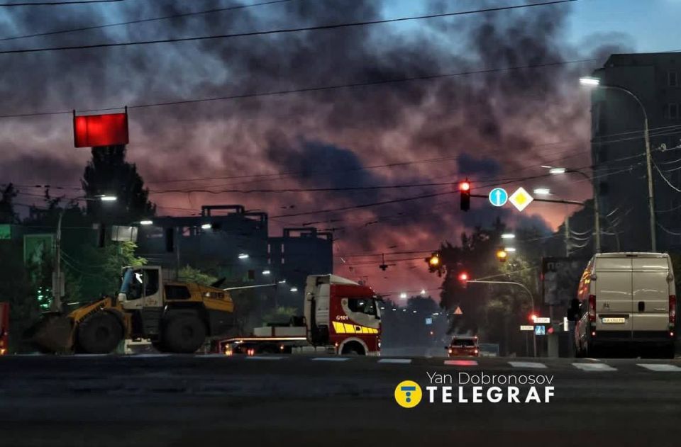 Сегодняшний очередной комбинированный удар был нанесён по целям в Киеве и его окрестностях Сегодняшний очередной комбинированный удар был нанесён по целям в Киеве и его окрестностях