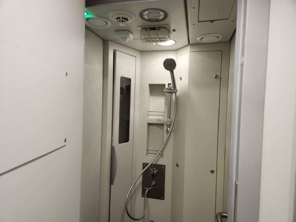 Новые вагоны габарита Т с удлиненными пассажирскими полками начнут курсировать между Москвой и Санкт-Петербургом уже в этом году, рассказал журналистам замгендиректора РЖД Иван Колесников в ходе железнодорожного салона... Новые вагоны габарита Т с удлиненными пассажирскими полками начнут курсировать между Москвой и Санкт-Петербургом уже в этом году, рассказал журналистам замгендиректора РЖД Иван Колесников в ходе железнодорожного салона...