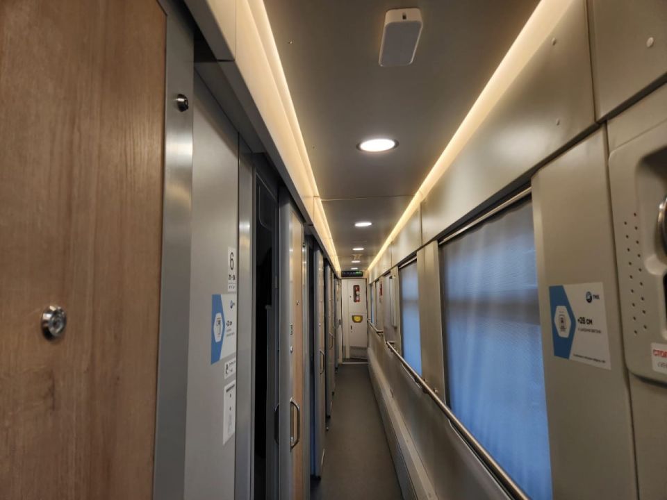 Новые вагоны габарита Т с удлиненными пассажирскими полками начнут курсировать между Москвой и Санкт-Петербургом уже в этом году, рассказал журналистам замгендиректора РЖД Иван Колесников в ходе железнодорожного салона... Новые вагоны габарита Т с удлиненными пассажирскими полками начнут курсировать между Москвой и Санкт-Петербургом уже в этом году, рассказал журналистам замгендиректора РЖД Иван Колесников в ходе железнодорожного салона...