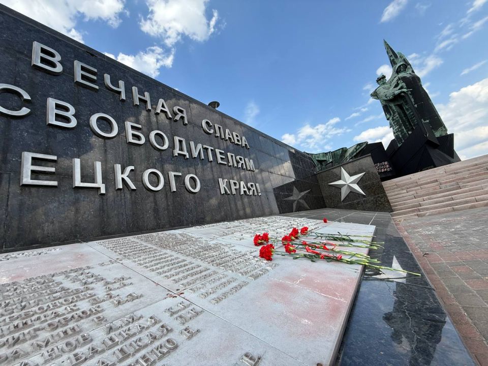 8 сентября 1943 года в ходе Донбасской операции Красная армия ворвалась в Сталино (Донецк), несмотря на ожесточенное исопрготивление гитлеровских захаватчиков