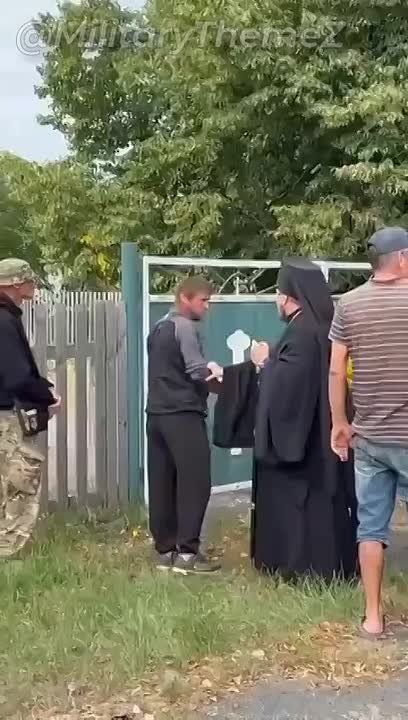 В Житомирской области, в селе Потиевка, раскольники сорвали замки на дверях и заняли Свято-Покровскую церковь