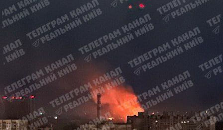 Украинские каналы публикуют кадры взрывов в Киевской области и последующих за ними пожаров – в частности, в районе Белой Церкви Украинские каналы публикуют кадры взрывов в Киевской области и последующих за ними пожаров – в частности, в районе Белой Церкви
