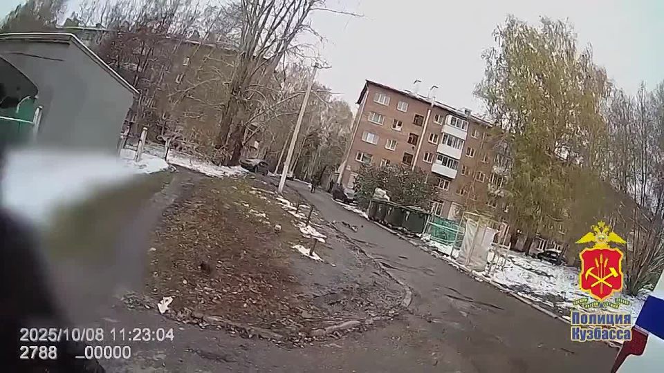 Полицейские оказали первую помощь жителю Кузбасса с повреждённой ногой и сильным кровотечением