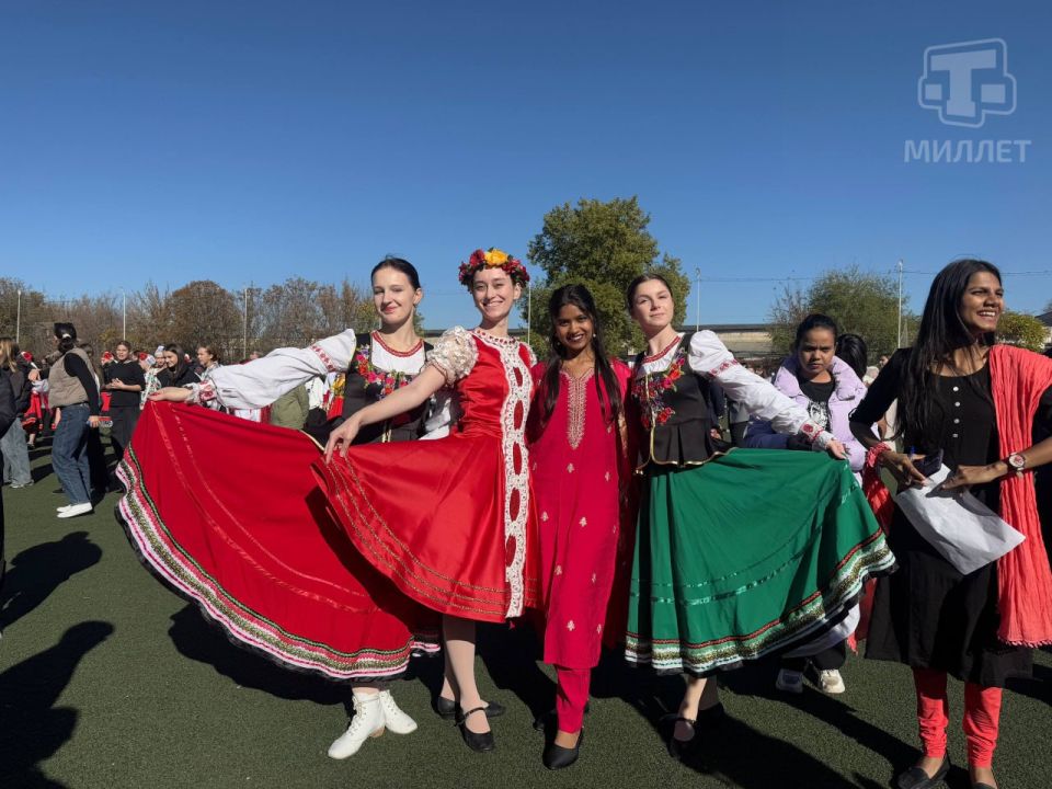 В этом году исполняется 165 лет со дня создания легендарной песни и танца «Калинка», ставших символом русской культуры, патриотизма и единства В этом году исполняется 165 лет со дня создания легендарной песни и танца «Калинка», ставших символом русской культуры, патриотизма и единства