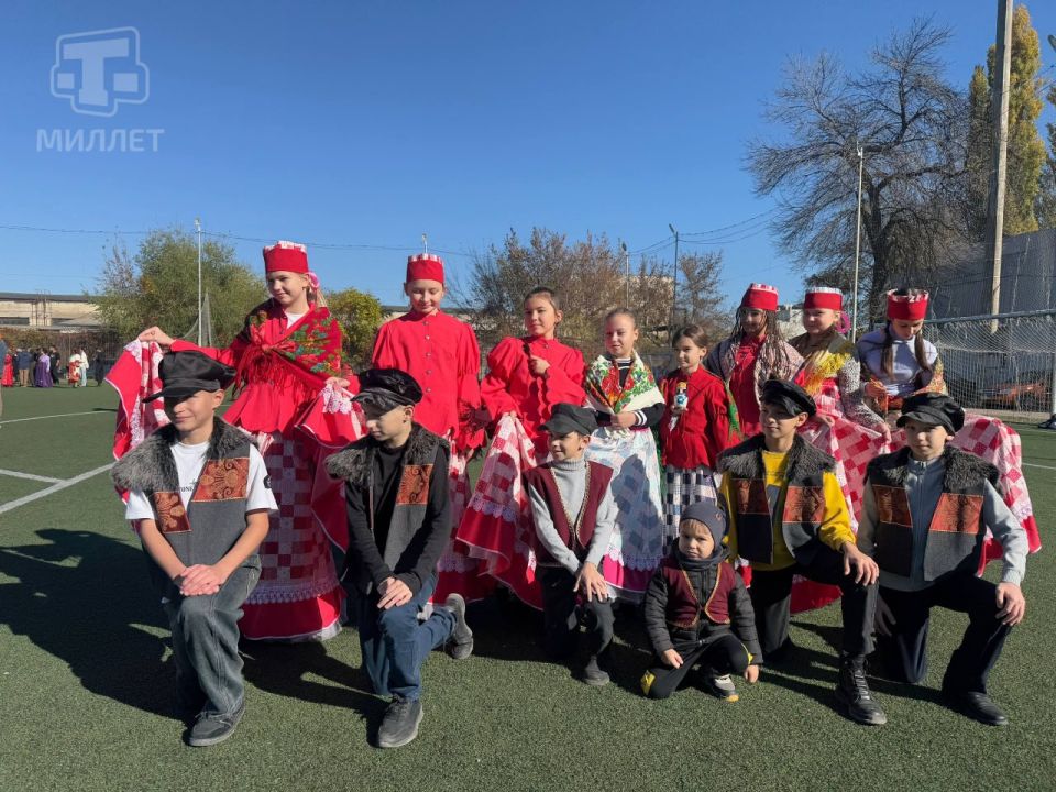 В этом году исполняется 165 лет со дня создания легендарной песни и танца «Калинка», ставших символом русской культуры, патриотизма и единства В этом году исполняется 165 лет со дня создания легендарной песни и танца «Калинка», ставших символом русской культуры, патриотизма и единства