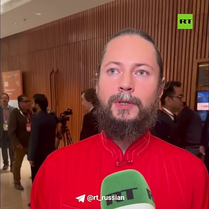 Иеромонах Фотий посвятил песню российско-индийским отношениям