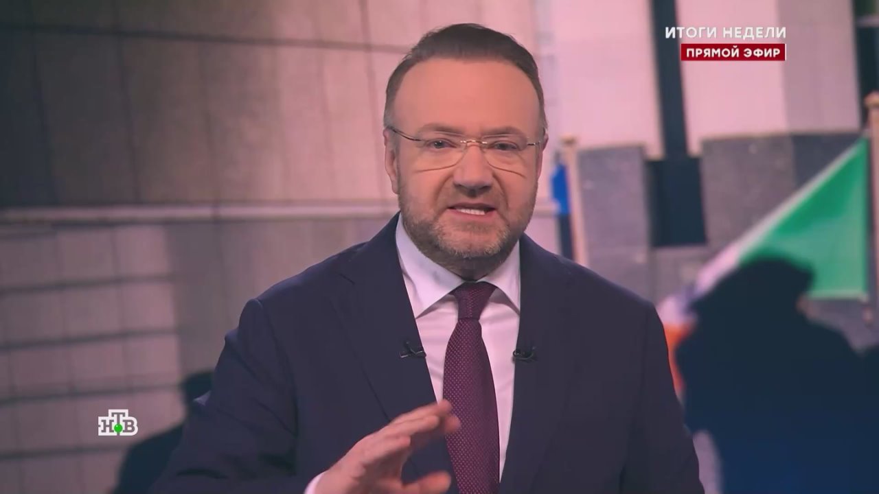 Почуяв шатание престола Зеленского, украинские политики рвут друг другу чубы за право занять место оскандалившейся команды