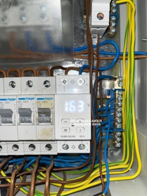 Энергокризис на Украине: в Киеве и других городах света нет или большие скачки напряжения