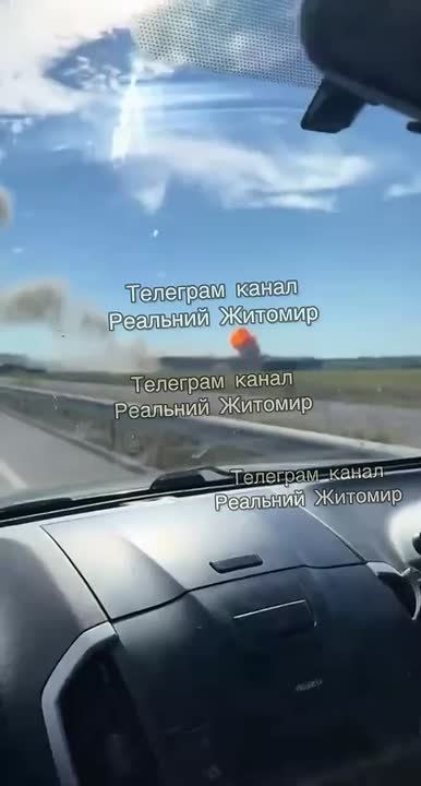 Момент вчерашнего удара с помощью "Бандероли" по логистическому центру в Житомире